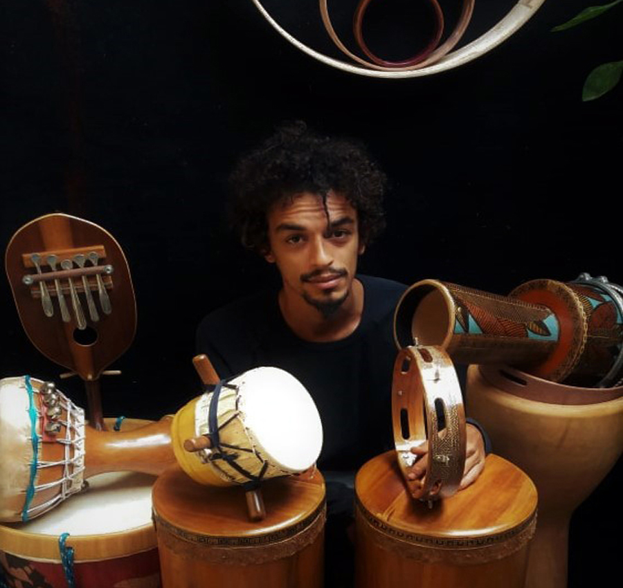 Ateliês de Santê: Profissão fabricador de instrumentos de percussão